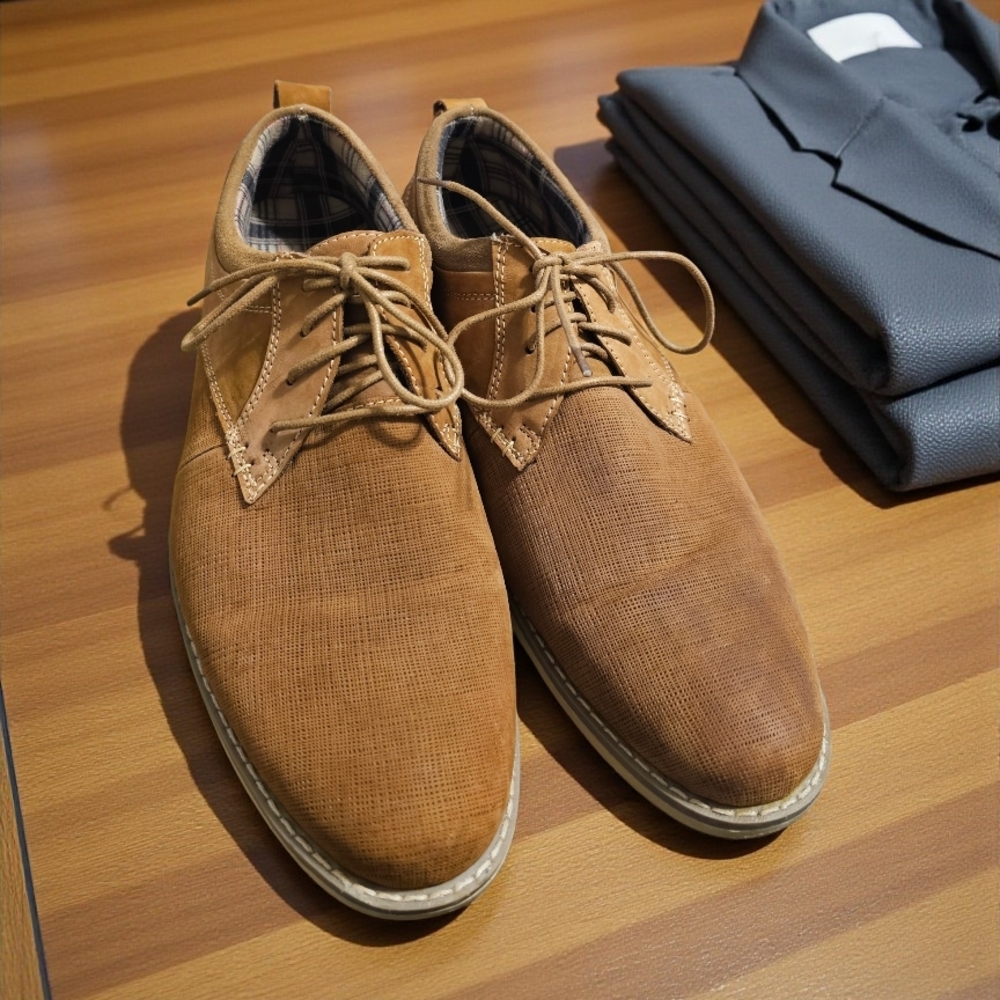 Steve Madden Brown Lace-Up Oxfords